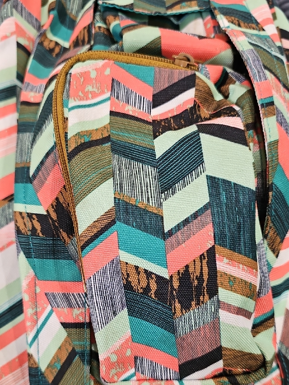Kavu Sling Bag Like New - Picture 2 of 6